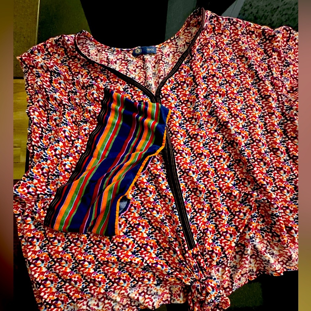 Democracy Multicolor Women's flowy blouse.